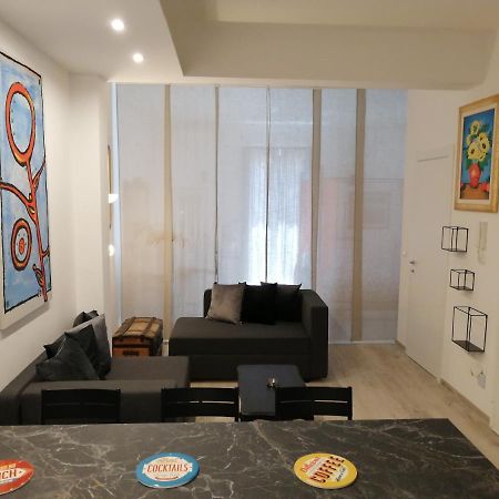 Love Mirrors And Flowers - Affitti Brevi Italia Appartement Bari Buitenkant foto