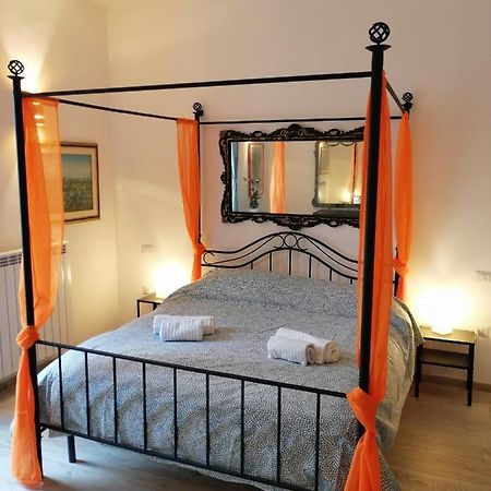 Love Mirrors And Flowers - Affitti Brevi Italia Appartement Bari Buitenkant foto