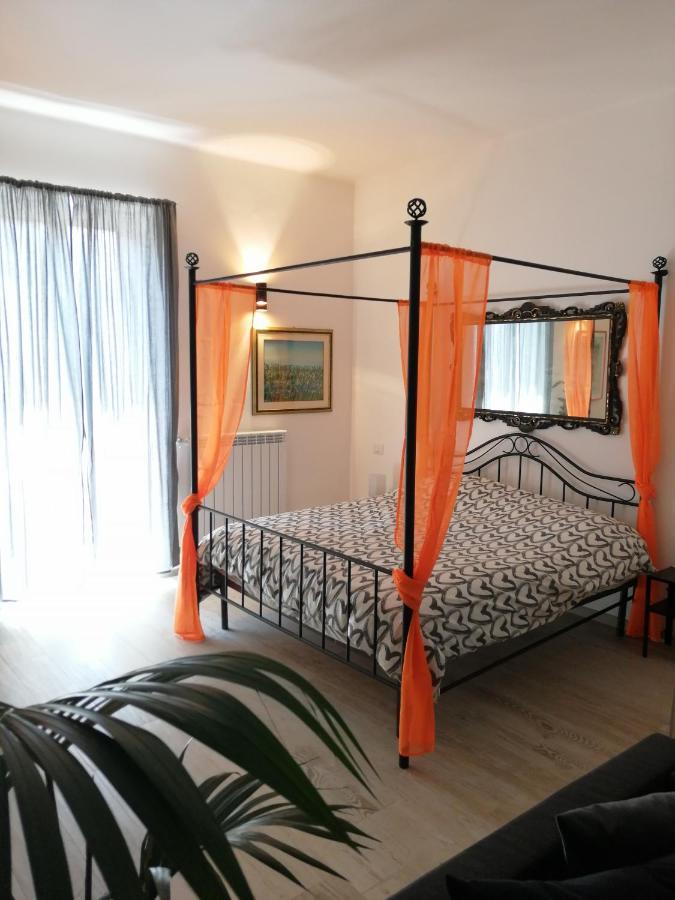 Love Mirrors And Flowers - Affitti Brevi Italia Appartement Bari Buitenkant foto