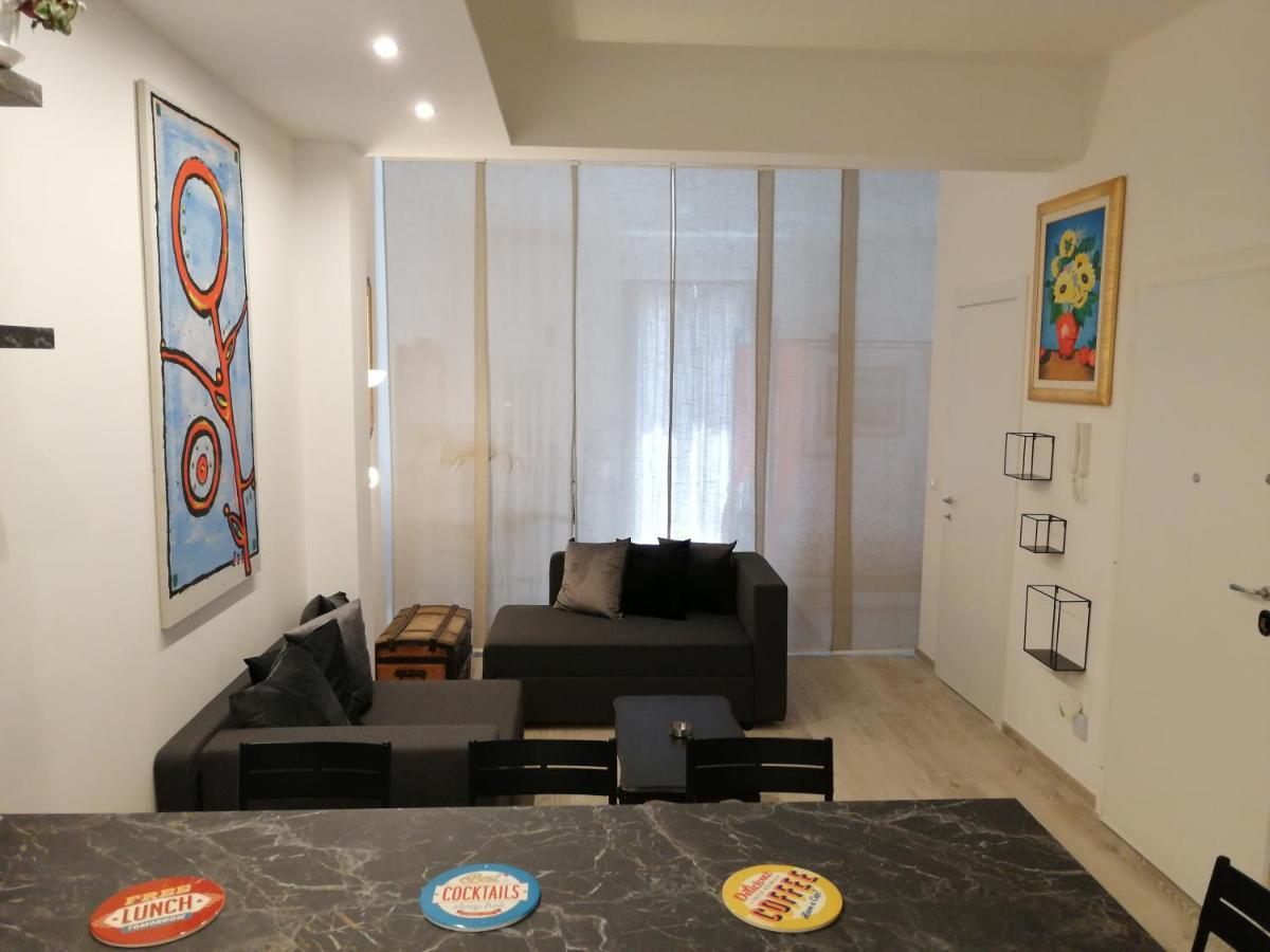 Love Mirrors And Flowers - Affitti Brevi Italia Appartement Bari Buitenkant foto