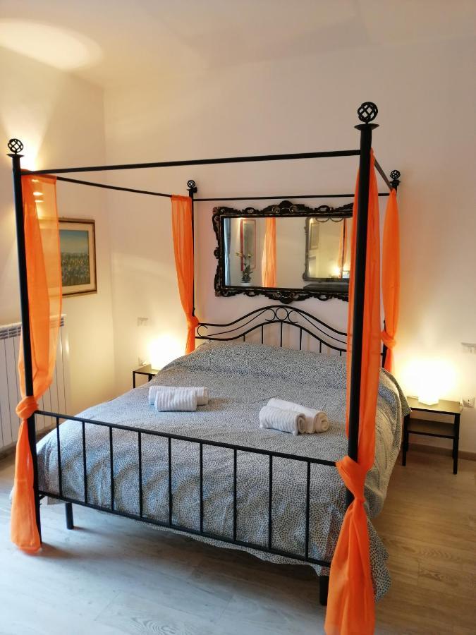 Love Mirrors And Flowers - Affitti Brevi Italia Appartement Bari Buitenkant foto